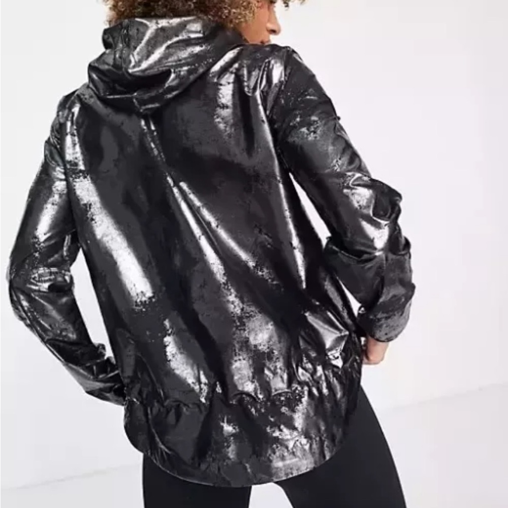 EUC Nike Air Running Foil Print Jacket ✧ Black and Metallic Gray ✧ Size S